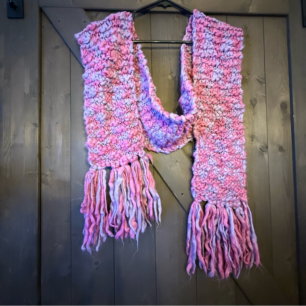 Chic Pink and White Chunky Knit Scarf